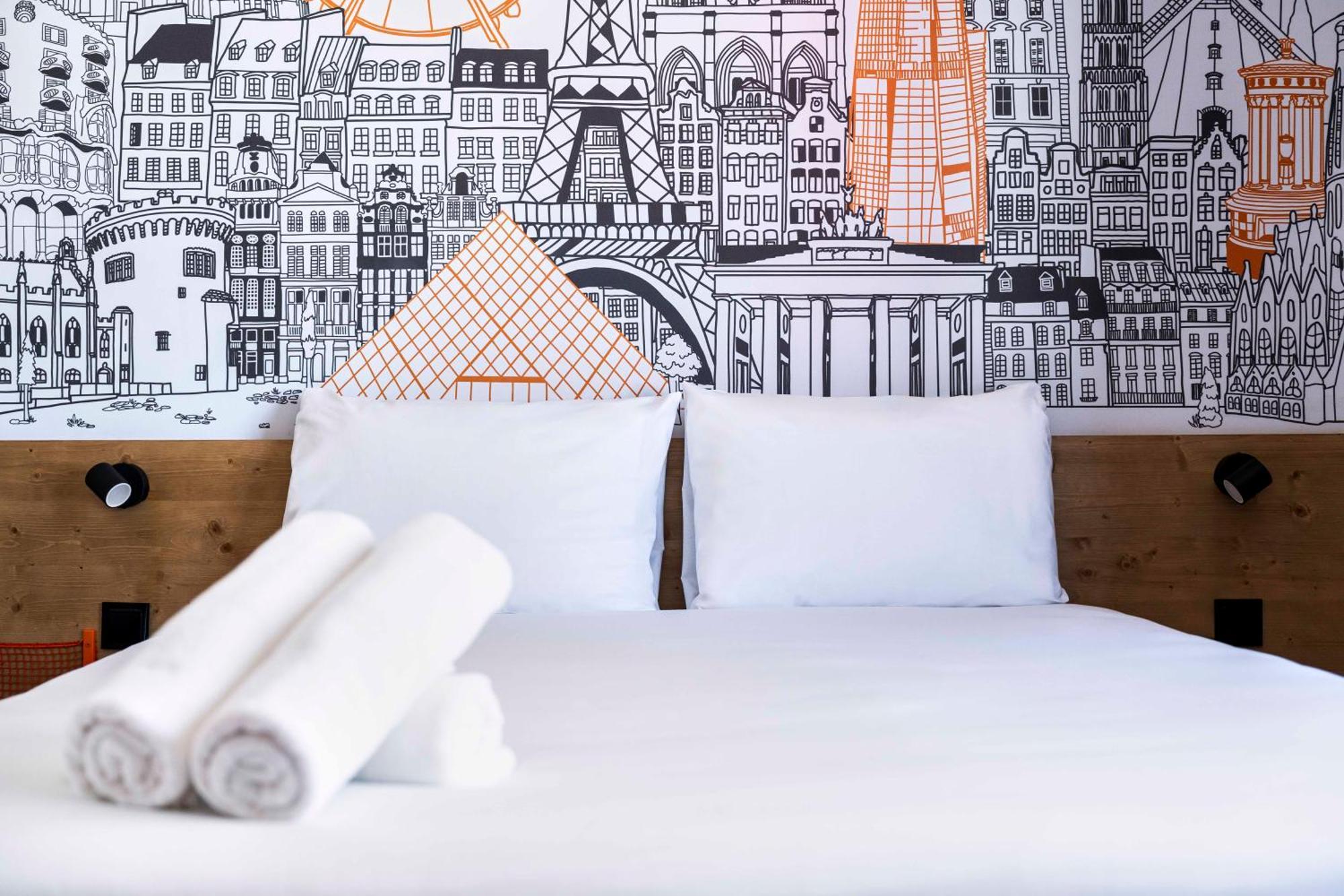 Easyhotel Madrid Alcala Exterior photo